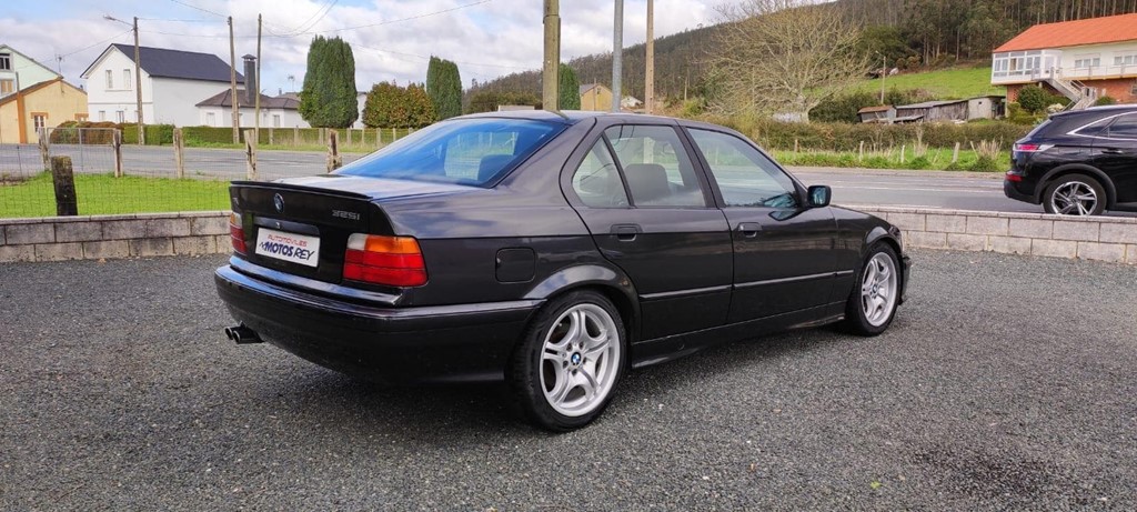 Foto 2 BMW 320I E36