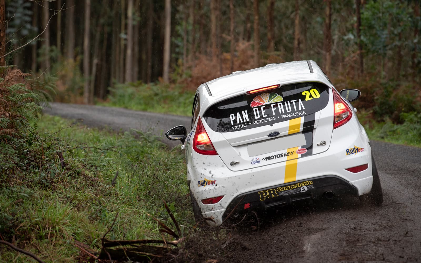 alquiler de coches de rally en Narón